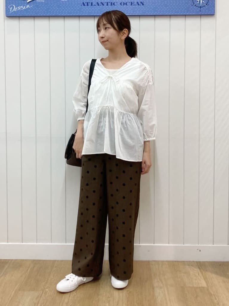 yoshiさんの「Dessin｜【洗える】フロントリボン七分袖ブラウス」を使ったコーディネート