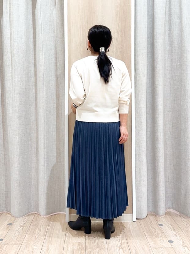 naoさんの「grove｜最終お値下げ！！【洗える/毛玉軽減】天竺ラグランスリーブプルオーバー」を使ったコーディネート