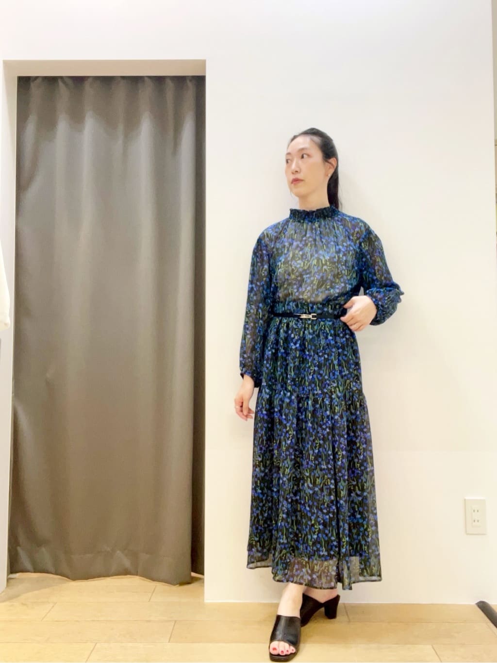 yukoさんの「INDIVI｜【秋映え柄/セットアップ可能】フラワーシフォンブラウス」を使ったコーディネート