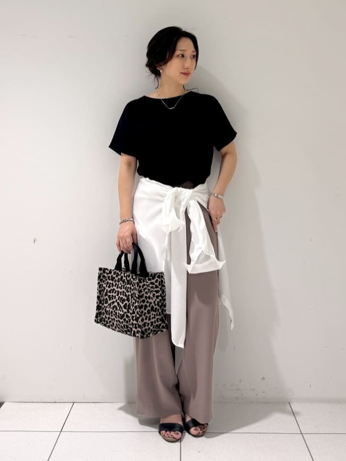 そんさんの「INDIVI｜【体型カバー／清涼感】シアーオーバーシャツ」を使ったコーディネート