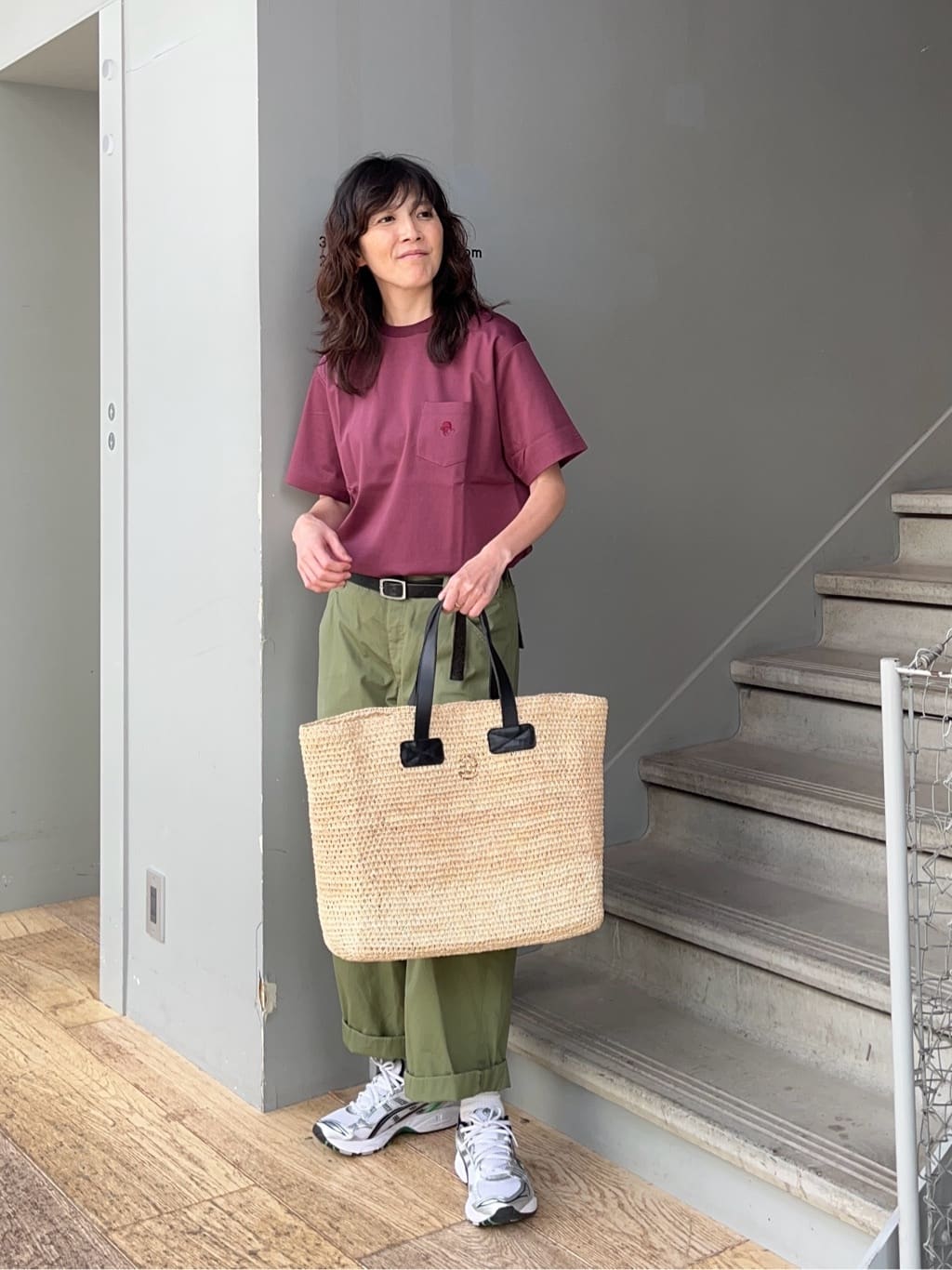 神野（jinno）さんの「TAKEO KIKUCHI｜【COOL CITY WEAR】ワンポイント刺しゅう ポケットTシャツ /接触冷感」を使ったコーディネート