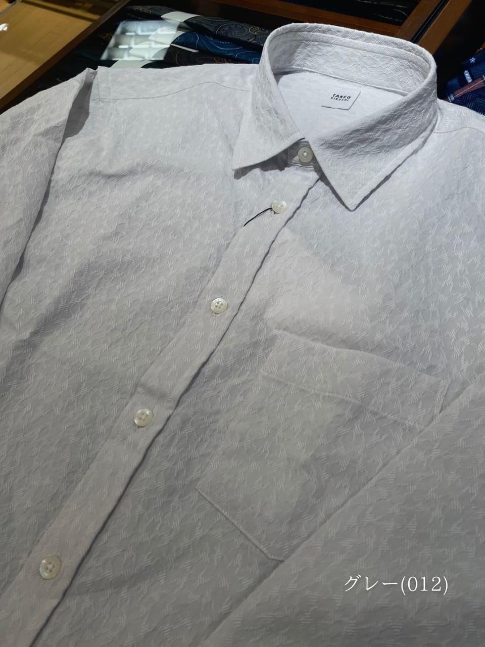 小南大和さんの「TAKEO KIKUCHI｜【Made in JAPAN】播州織 ドビー千鳥シャツ」を使ったコーディネート