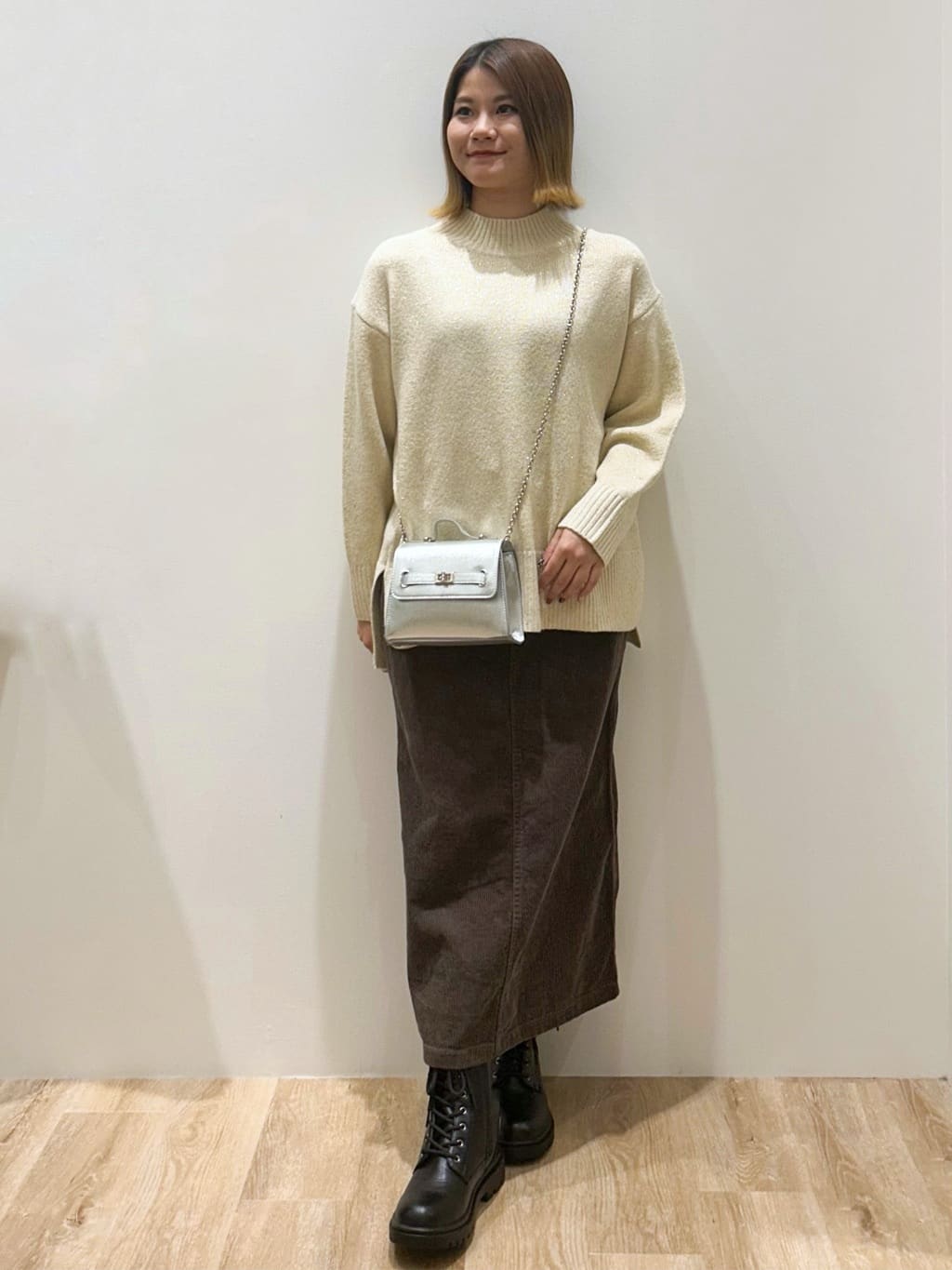 suzukaさんの「OPAQUE.CLIP｜コーデュロイナロースカート【洗濯機OK】」を使ったコーディネート
