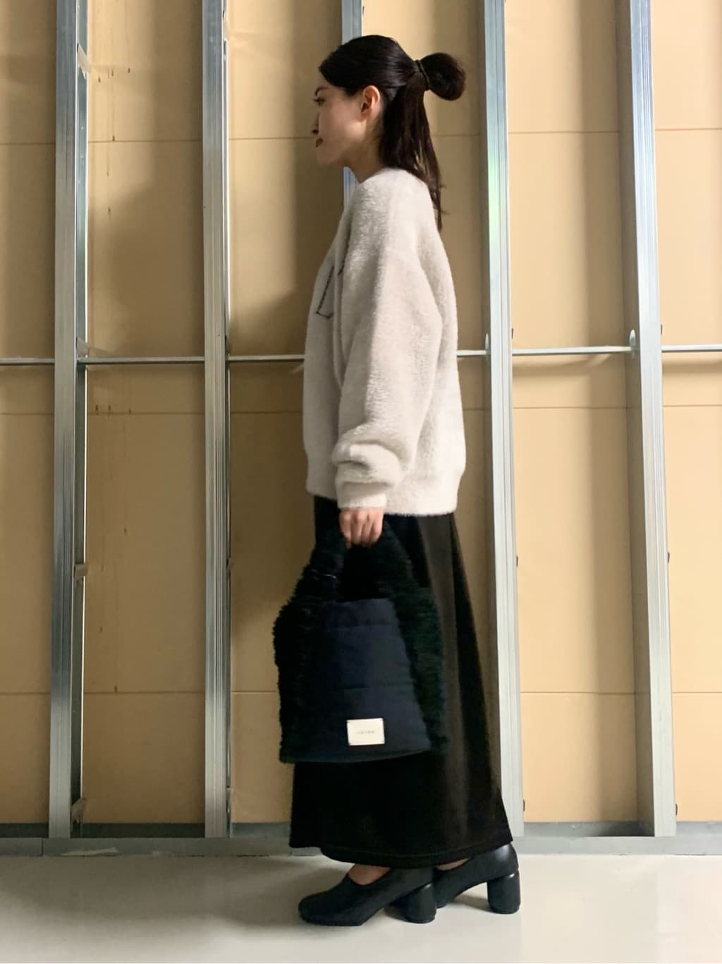 sahoさんの「THE SHOP TK｜ベルベットフェザー ロゴニットプルオーバー」を使ったコーディネート