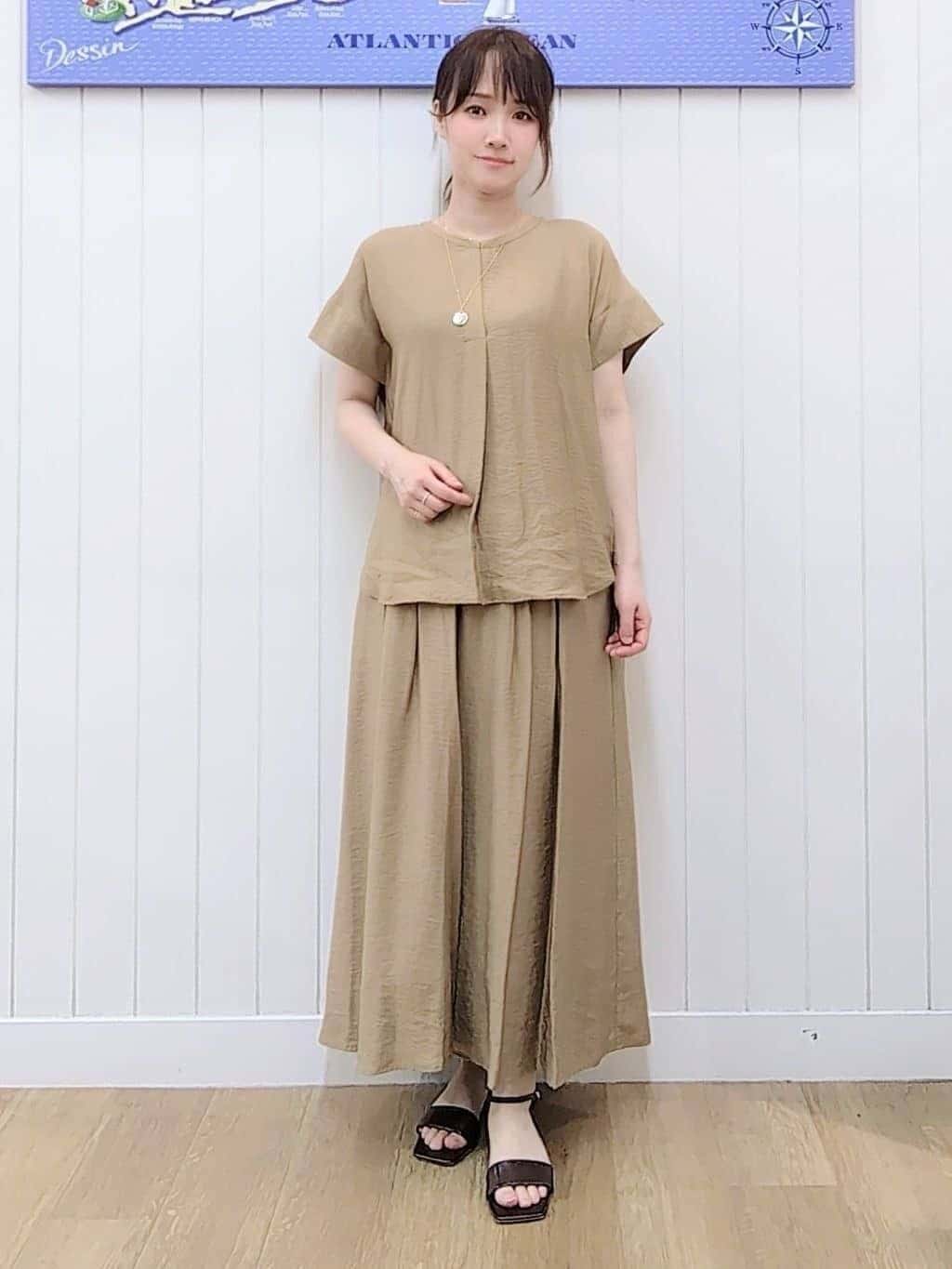 itoさんの「Dessin｜【セットアップ可】2WAYネックスキッパーブラウス」を使ったコーディネート