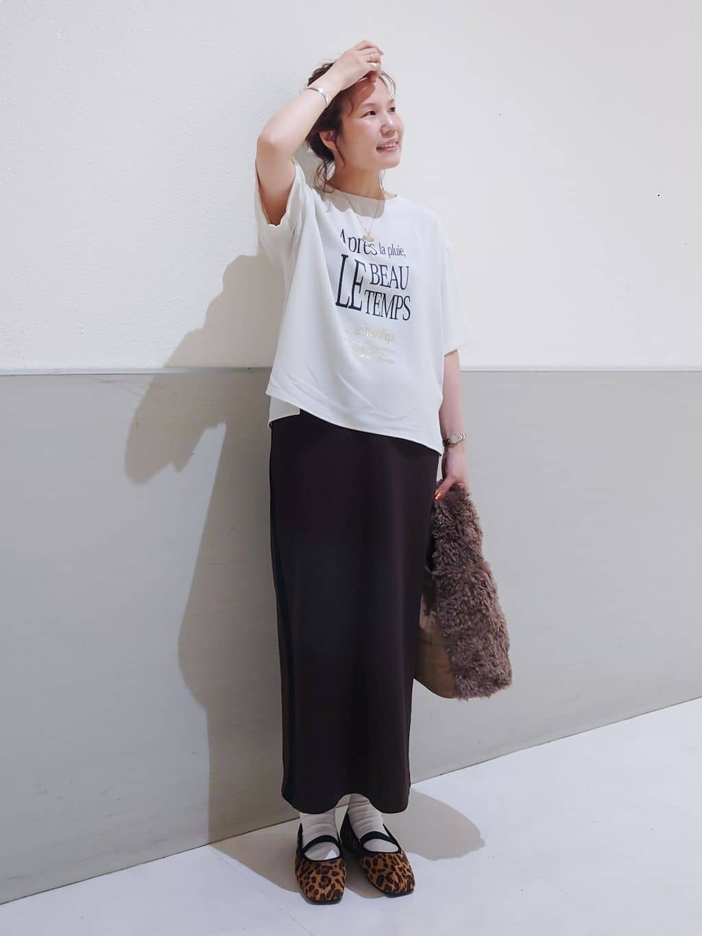 maruさんの「THE SHOP TK｜アソートロゴTシャツ【接触冷感/防シワ/吸水速乾/UVケア/洗濯機OK】」を使ったコーディネート