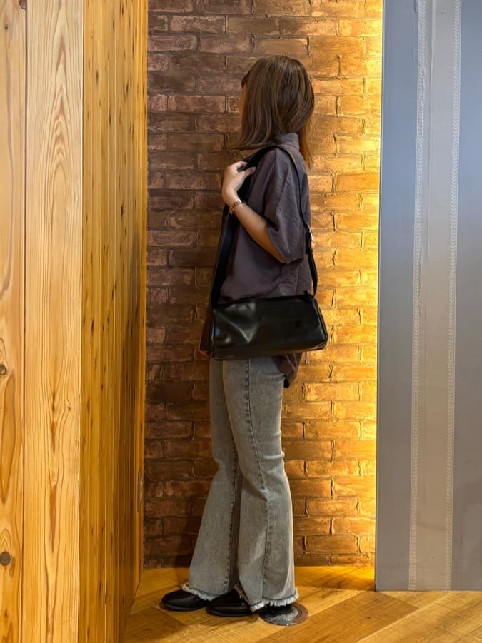 mieさんの「SHOO･LA･RUE｜【洗える/S-LL/5分袖】1枚でも羽織としても。さらさらドレープシャツ」を使ったコーディネート