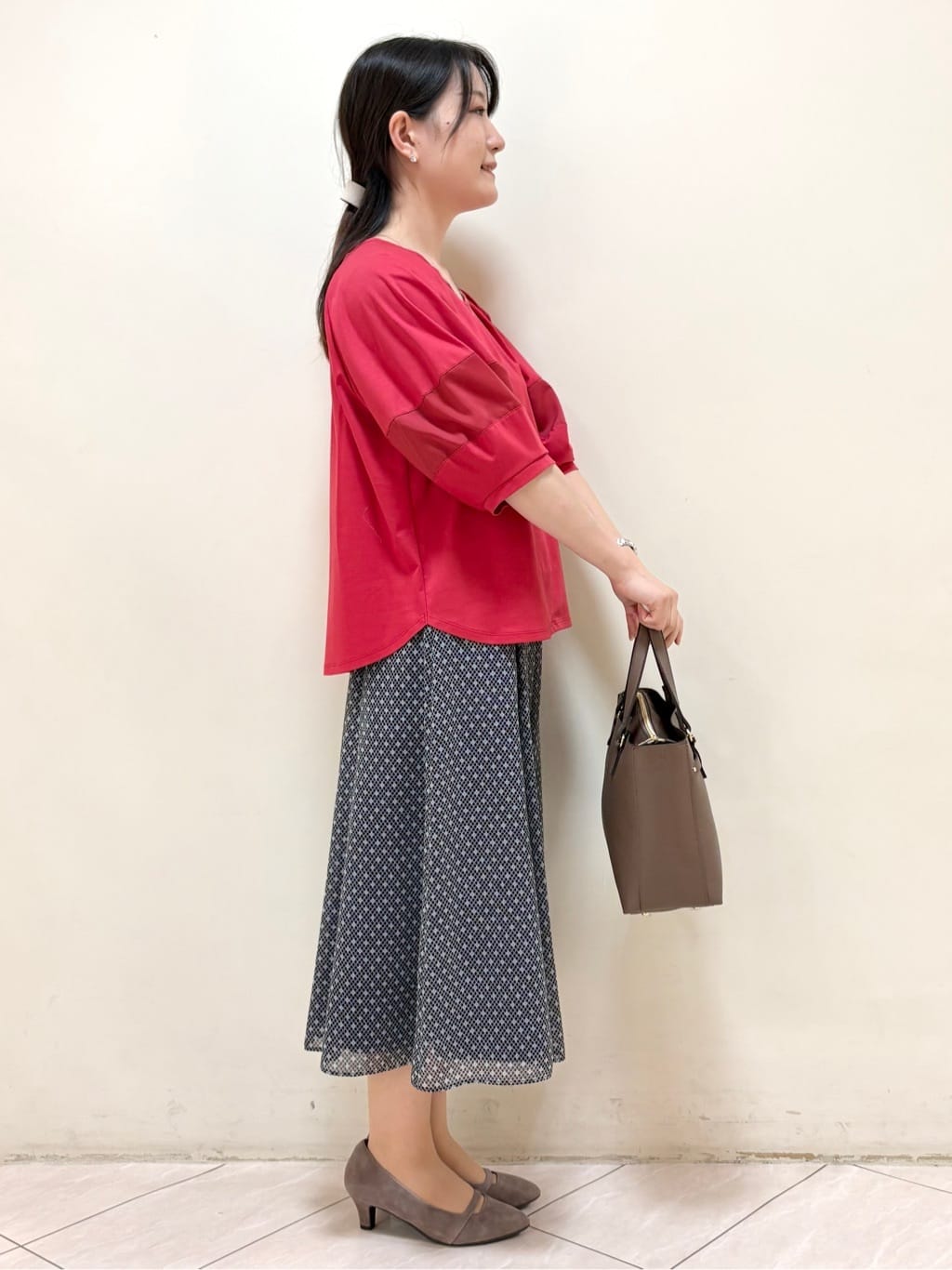 mikiさんの「Reflect｜【マシンウォッシュ可／セットアップ可】コツキ柄プリントフレアスカート」を使ったコーディネート