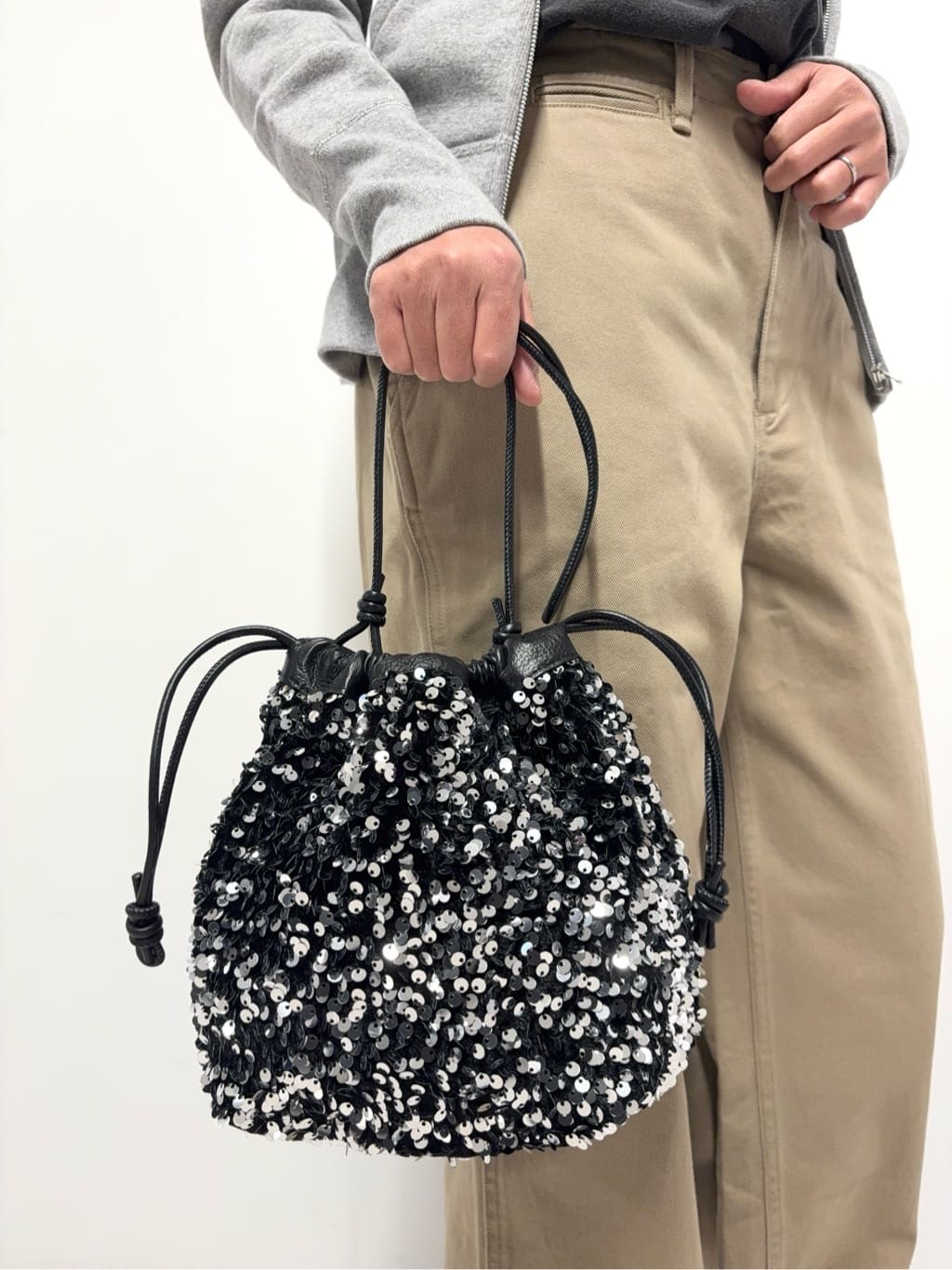 Nishijimaさんの「DRESSTERIOR｜デキシー吊裏毛ジップアップパーカ」を使ったコーディネート