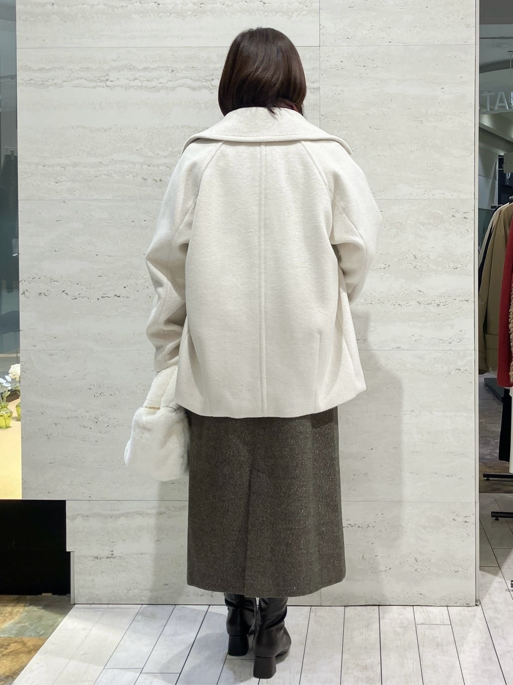 FUKAさんの「OPAQUE.CLIP｜カシミヤブレンドウールミドルピーコート」を使ったコーディネート