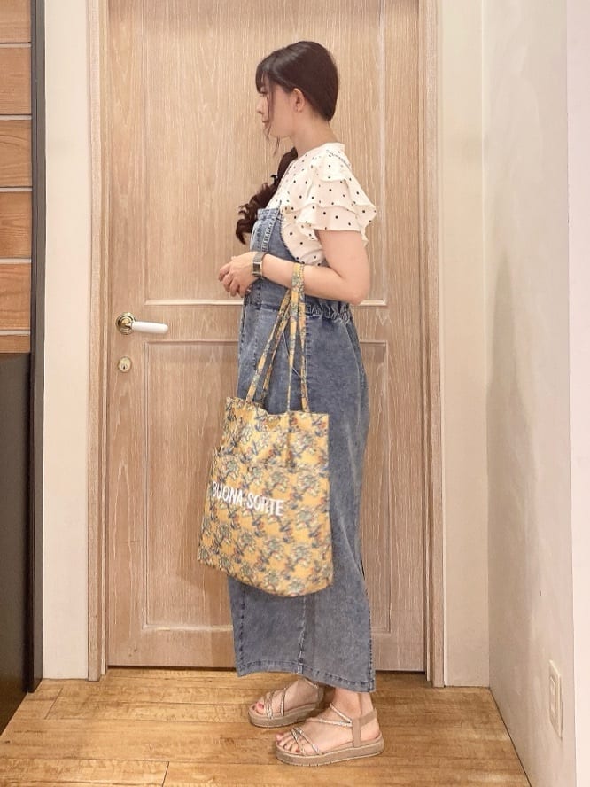 miiさんの「SHOO･LA･RUE｜【無地/ドット柄】お袖フリルが華やぐ きれいめブラウス」を使ったコーディネート