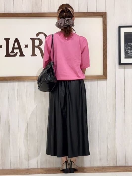 みきぽんさんの「SHOO･LA･RUE｜【洗濯機可/S-LL/アンサンブル可】8分袖で手元を華奢に魅せる さらっとタッチニット」を使ったコーディネート