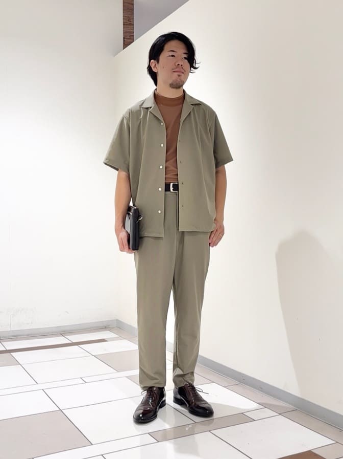 及川さんの「TAKEO KIKUCHI｜【COOL CITY WEAR】エアートール オープンカラーシャツ /接触冷感・通気性」を使ったコーディネート