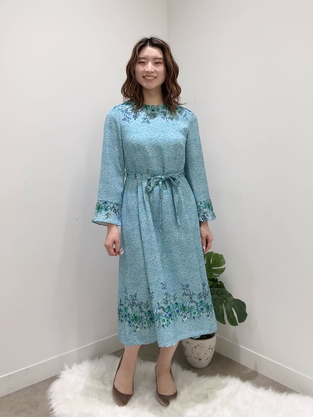 Suma Una本部スタッフさんの「SunaUna｜【co creation and yours／SS～L】レースプリント柄ワンピース」を使ったコーディネート