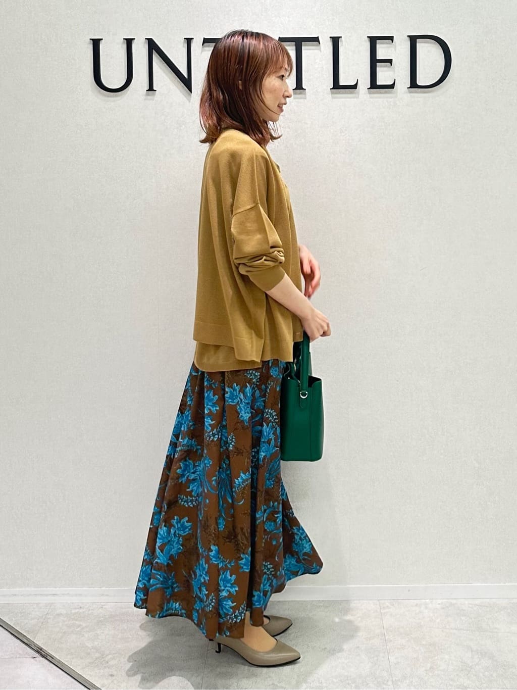Miwaさんの「UNTITLED｜【アンサンブル可/洗える】シアーノースリーブ プルオーバー」を使ったコーディネート