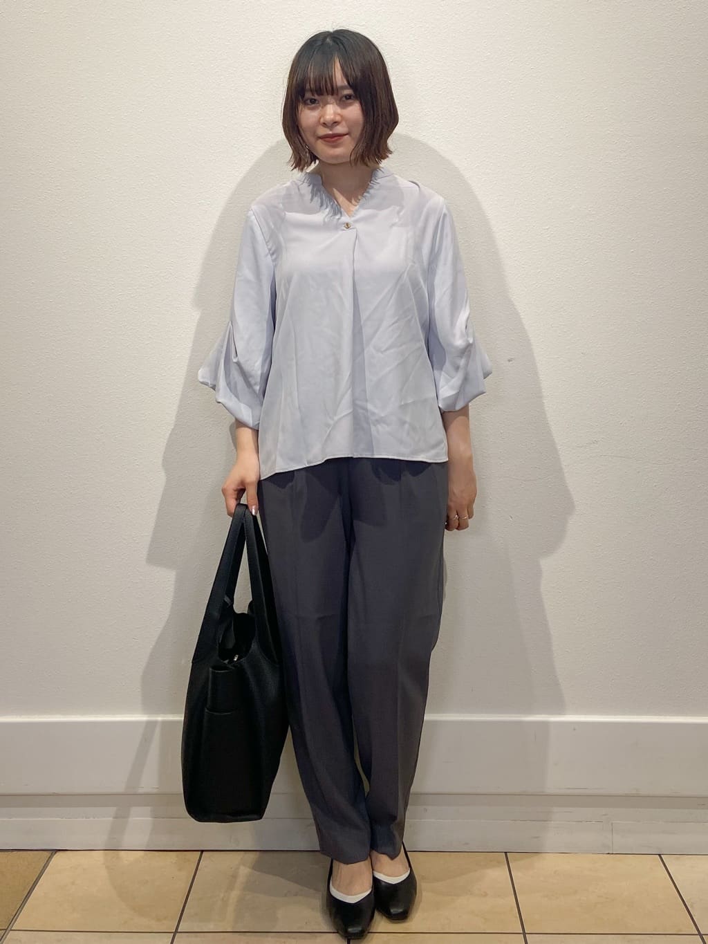 kimiさんの「index｜スキッパーバルーンスリーブブラウス【洗濯機洗い可／イージーアイロン】」を使ったコーディネート