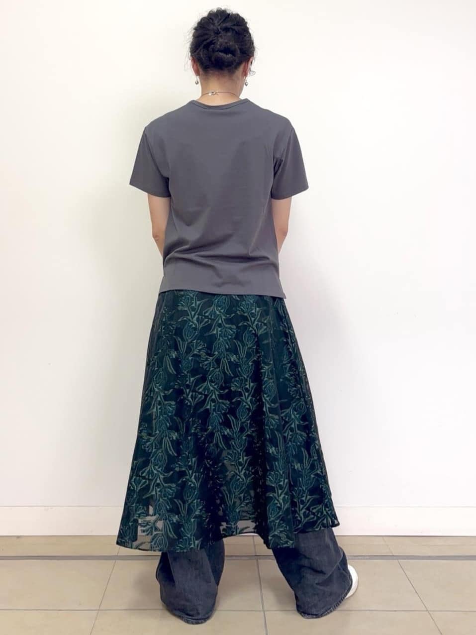Harukaさんの「DRESSTERIOR｜◆20／1シルケット風天竺Tシャツ」を使ったコーディネート