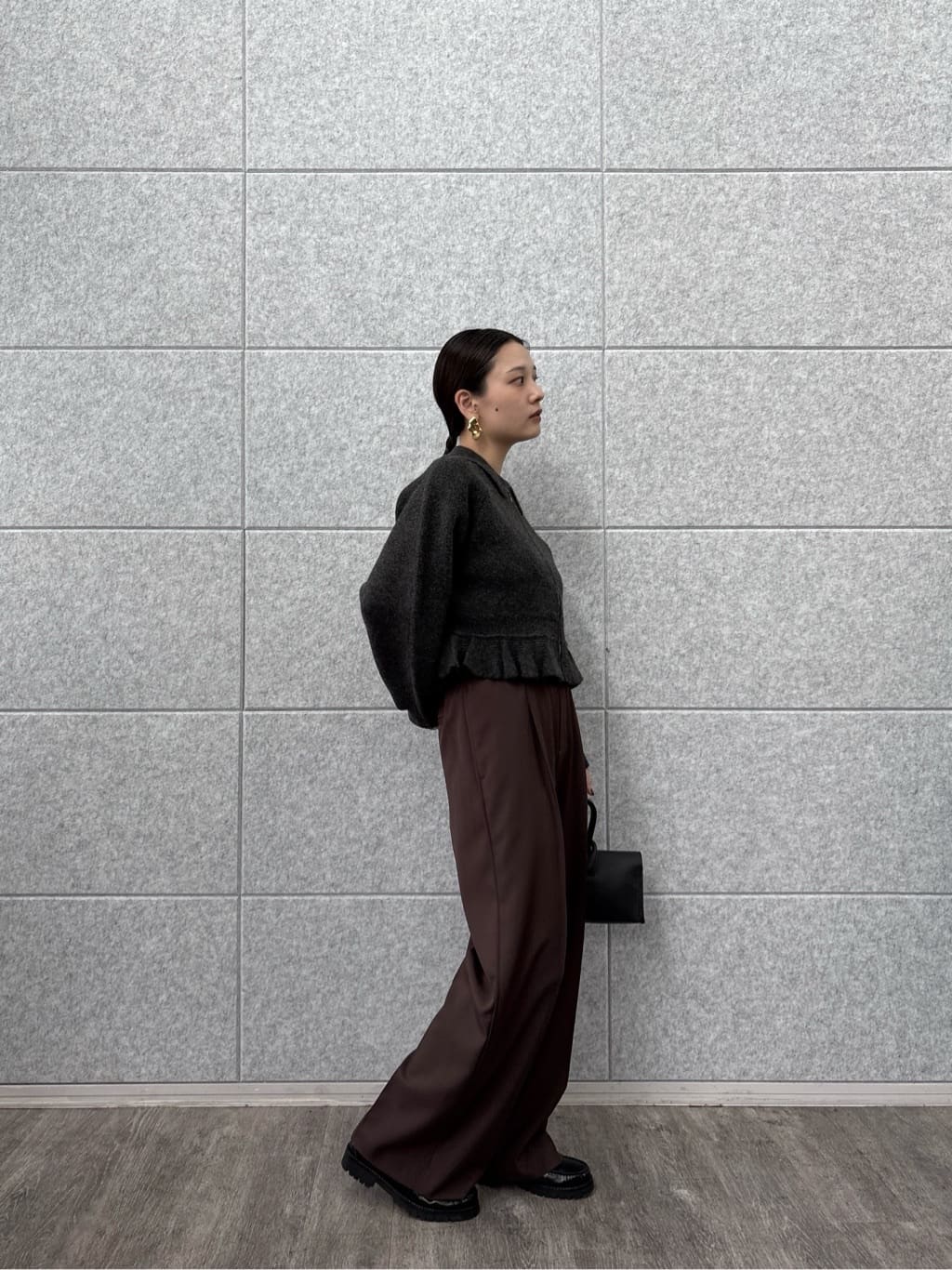 ayanoさんの「INDIVI｜Comfy SET UP｜イージーストレートワイドパンツ【セットアップ対応／通勤/カセット服】」を使ったコーディネート