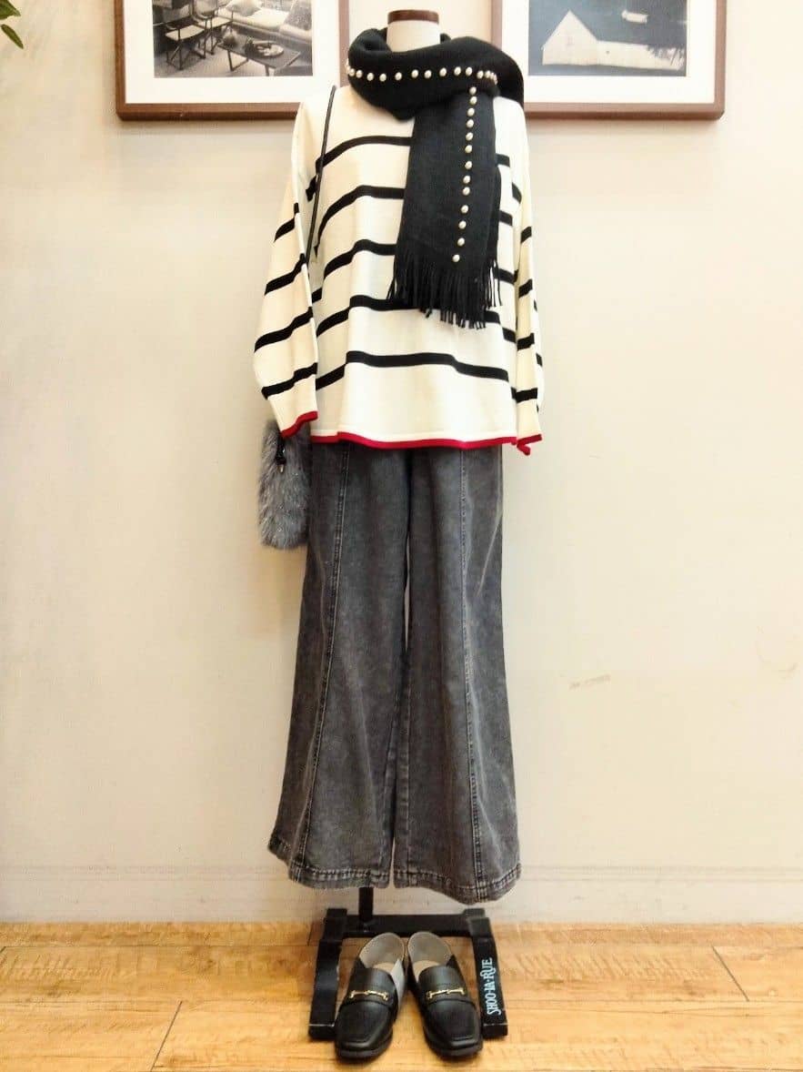 うっちーさんの「SHOO･LA･RUE｜【S-LL】抜け感あるスタイルに ケミカルデニム イージーワイドパンツ」を使ったコーディネート