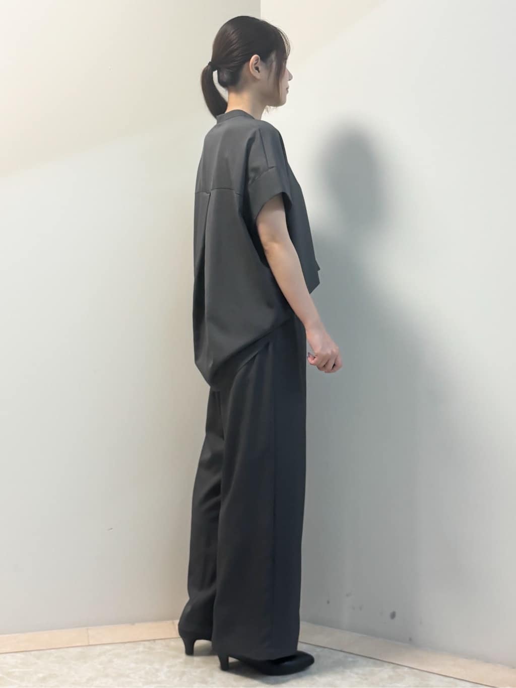 Sawaさんの「Reflect｜【E‐QUALITY／ウエスト総ゴム／セットアップ／単品使いOK◎】ブラウス＋ストレートパンツセット」を使ったコーディネート