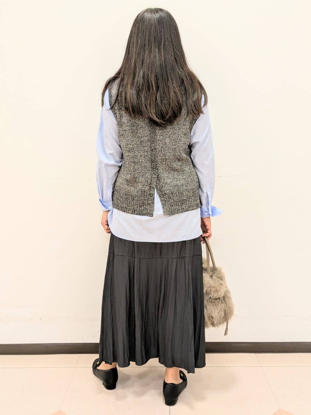 ともさんの「UNTITLED｜【重ね着レイヤードに】杢調ニットベスト」を使ったコーディネート