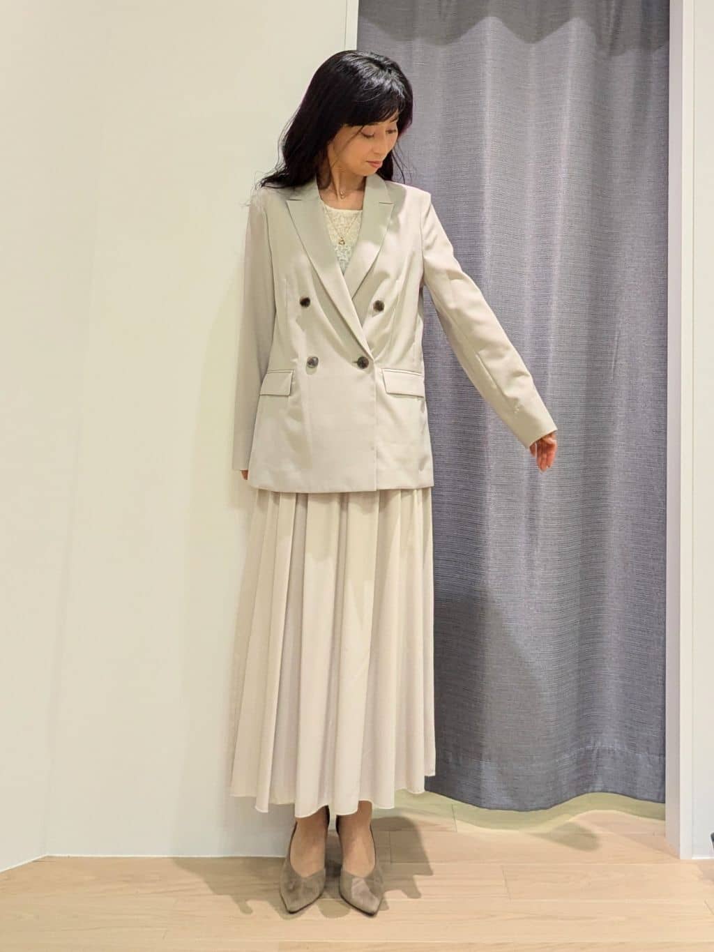 miiさんの「INDIVI｜レザー調ギャザースカート」を使ったコーディネート