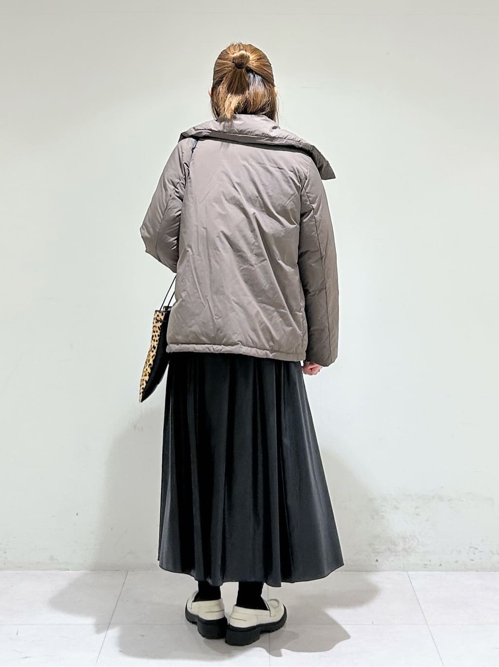 tsuyuさんの「INDIVI｜【撥水／洗える／デザイン衿】ステッチレス ショートダウンコート」を使ったコーディネート