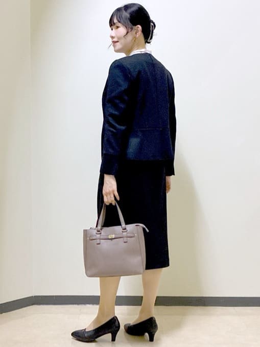  beni_gingerさんの「Reflect｜【セットアップ可／すっきりシルエット／通勤におすすめ◎】キレイめジャージタイトスカート」を使ったコーディネート