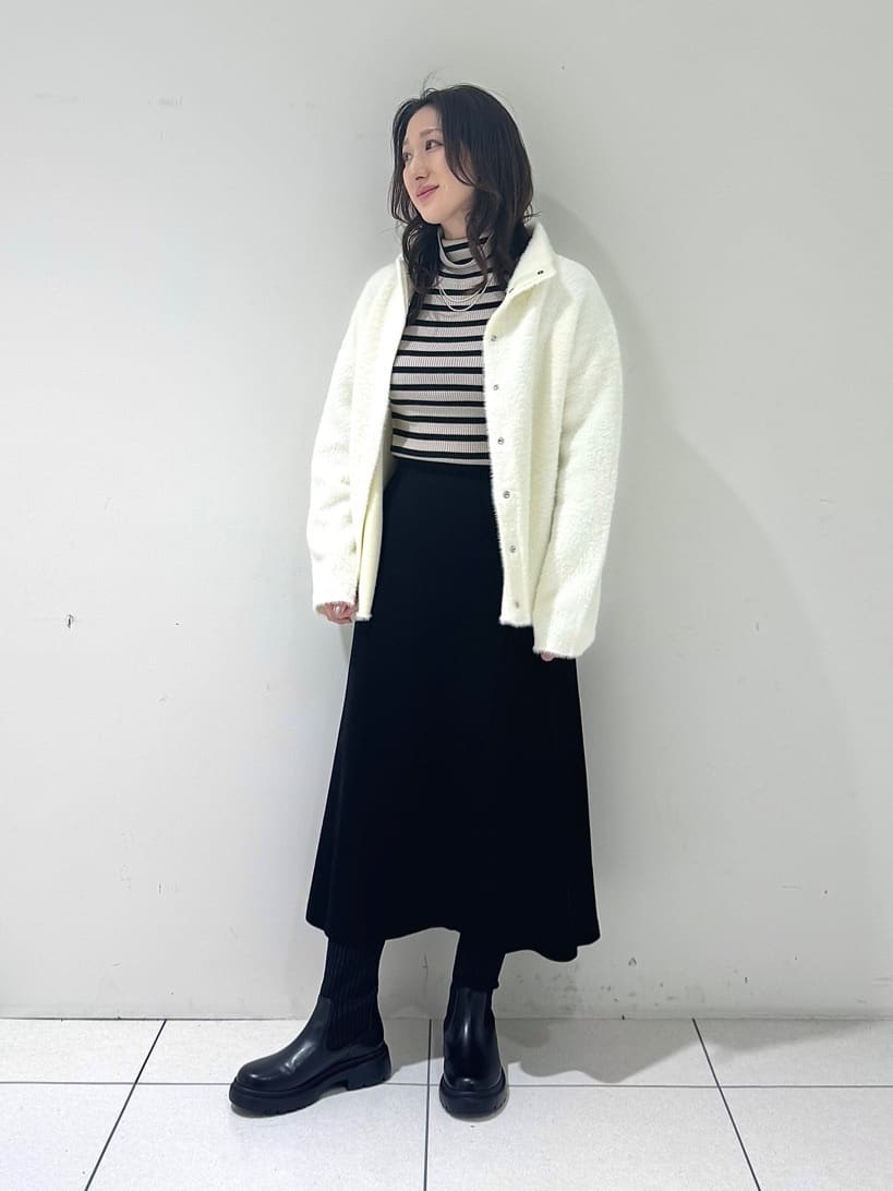 そんさんの「INDIVI｜スタンドネック シャギーモールニット」を使ったコーディネート