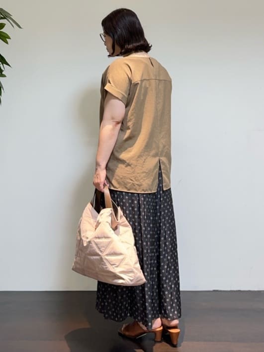Asamiさんの「UNTITLED｜【セットアップ可/はっ水/通勤】リラククール 半袖ブラウス」を使ったコーディネート