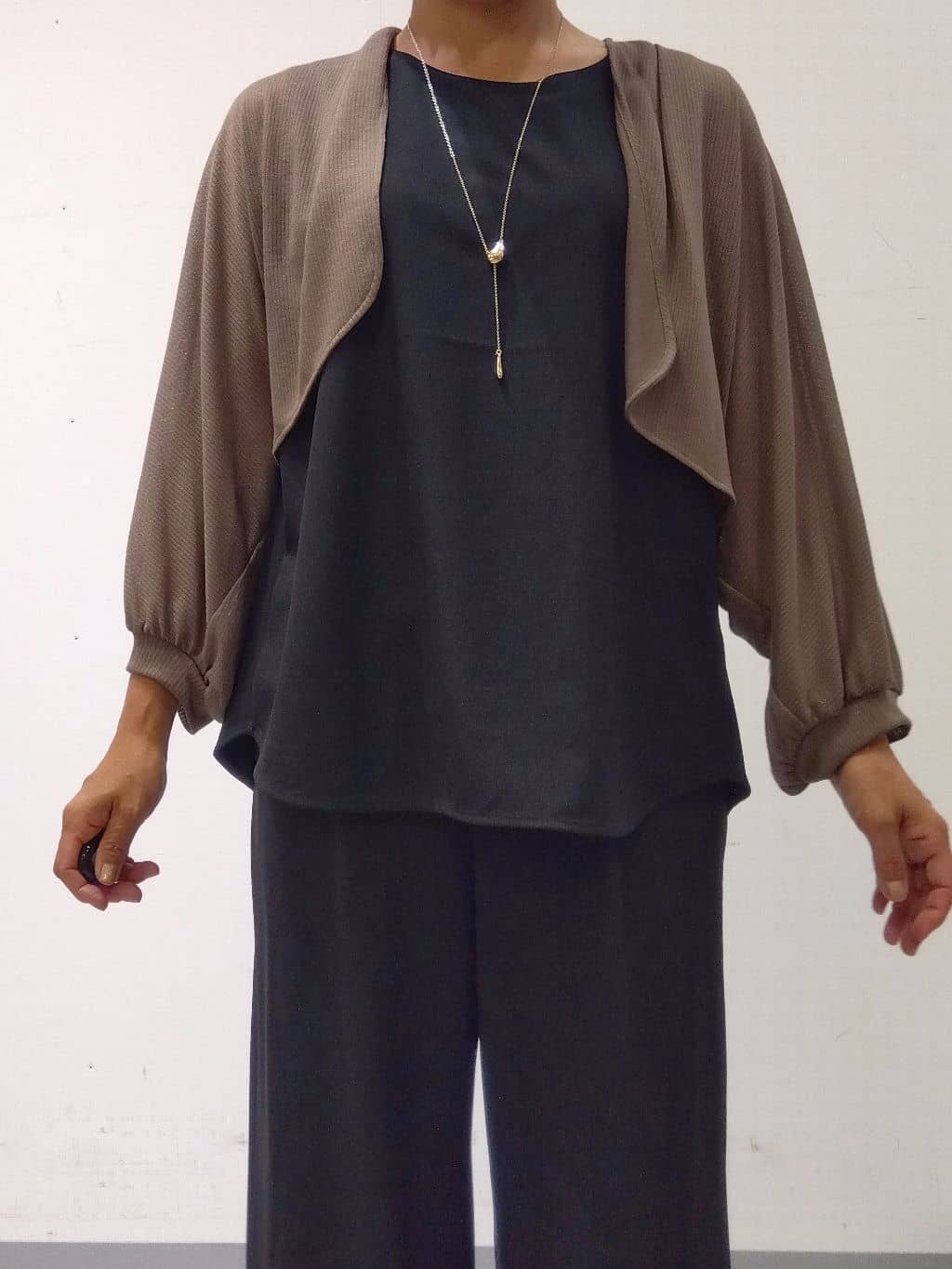 Kさんの「INDIVI｜【軽く羽織れる】ボレロカーディガン」を使ったコーディネート