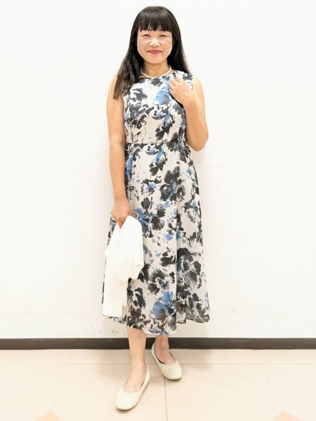 ともさんの「UNTITLED｜【シアー/エレガント/花柄/夏ワンピ】ペイントフラワーワンピース」を使ったコーディネート