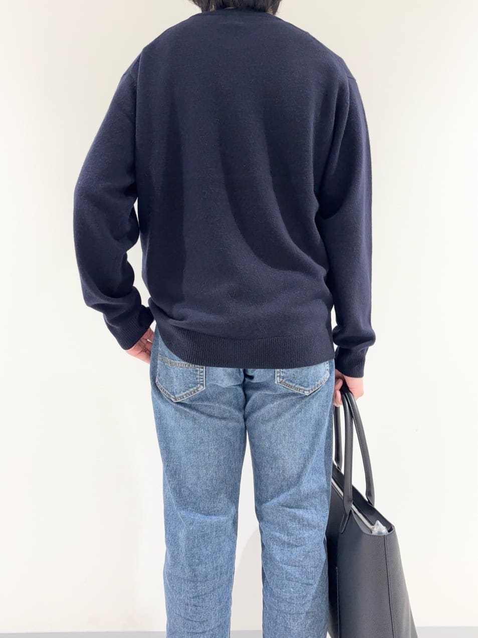 及川さんの「TAKEO KIKUCHI｜【Air Palette Knit】ワンポイント カラーニット プルオーバー」を使ったコーディネート