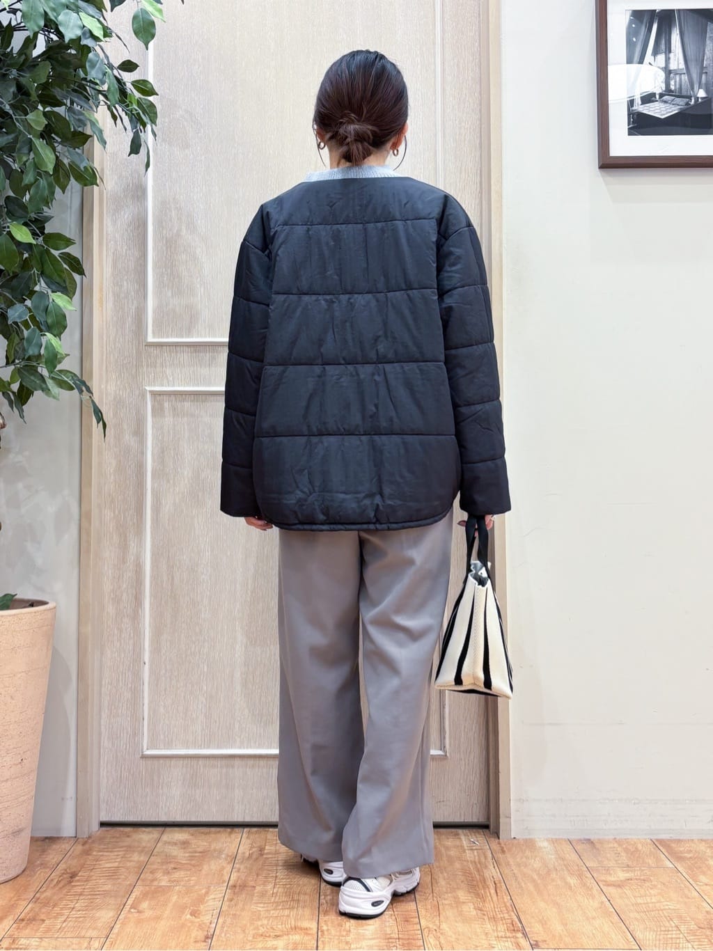 なみさんの「SHOO･LA･RUE｜【洗濯機可/撥水/リバーシブル】 ノーカラー中綿ブルゾン」を使ったコーディネート