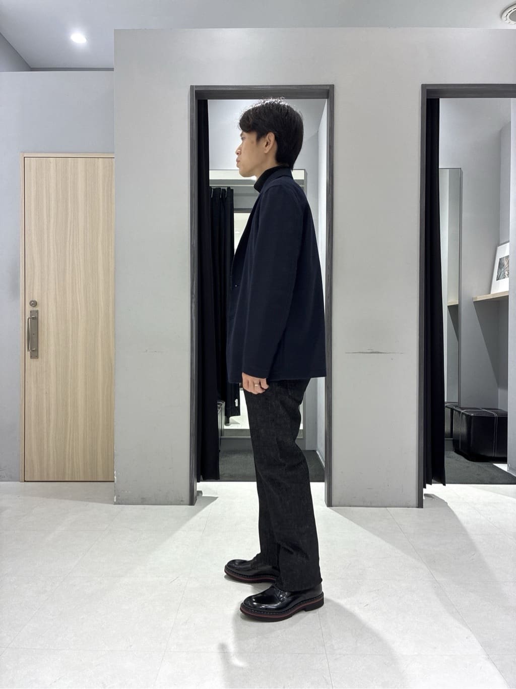 わいずみさんの「TAKEO KIKUCHI｜【尾州織】ショールカラー カーディガン」を使ったコーディネート