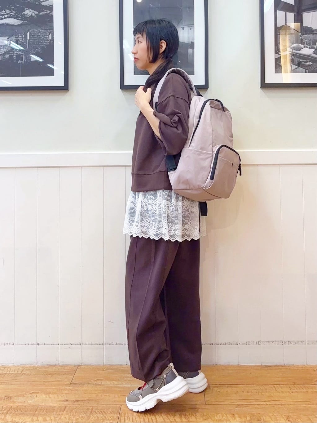 ゆうさんの「SHOO･LA･RUE｜【2点セット】ハーフスリーブミニ裏毛プルオーバー＆レースタンクトップセット」を使ったコーディネート