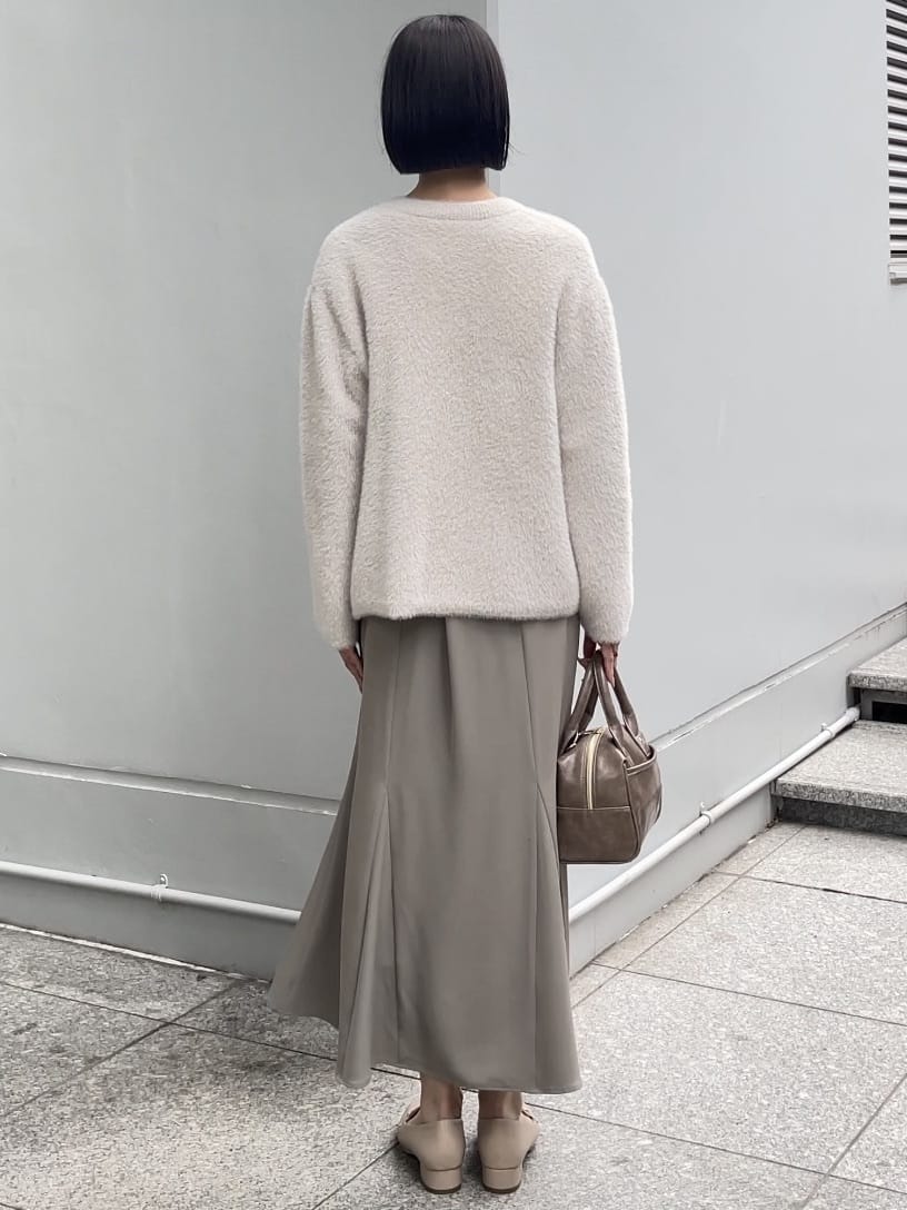 NATSUMIさんの「grove｜軽やかフェザーで魅せる、クラシカルな主役カーディガン」を使ったコーディネート