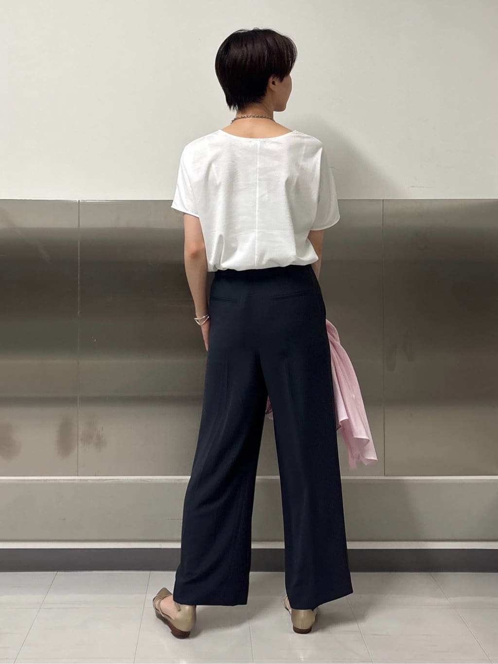 kanaeさんの「INDIVI｜【体型カバー／清涼感】シアーオーバーシャツ」を使ったコーディネート