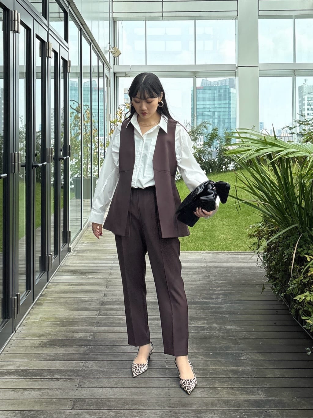rinaさんの「INDIVI｜Comfy SET UP｜イージーテーパードパンツ【セットアップ対応／通勤/カセット服】」を使ったコーディネート