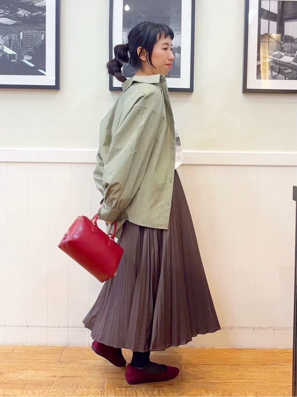 ゆうさんの「SHOO･LA･RUE｜グラフィックアソート ベーシックロンT」を使ったコーディネート