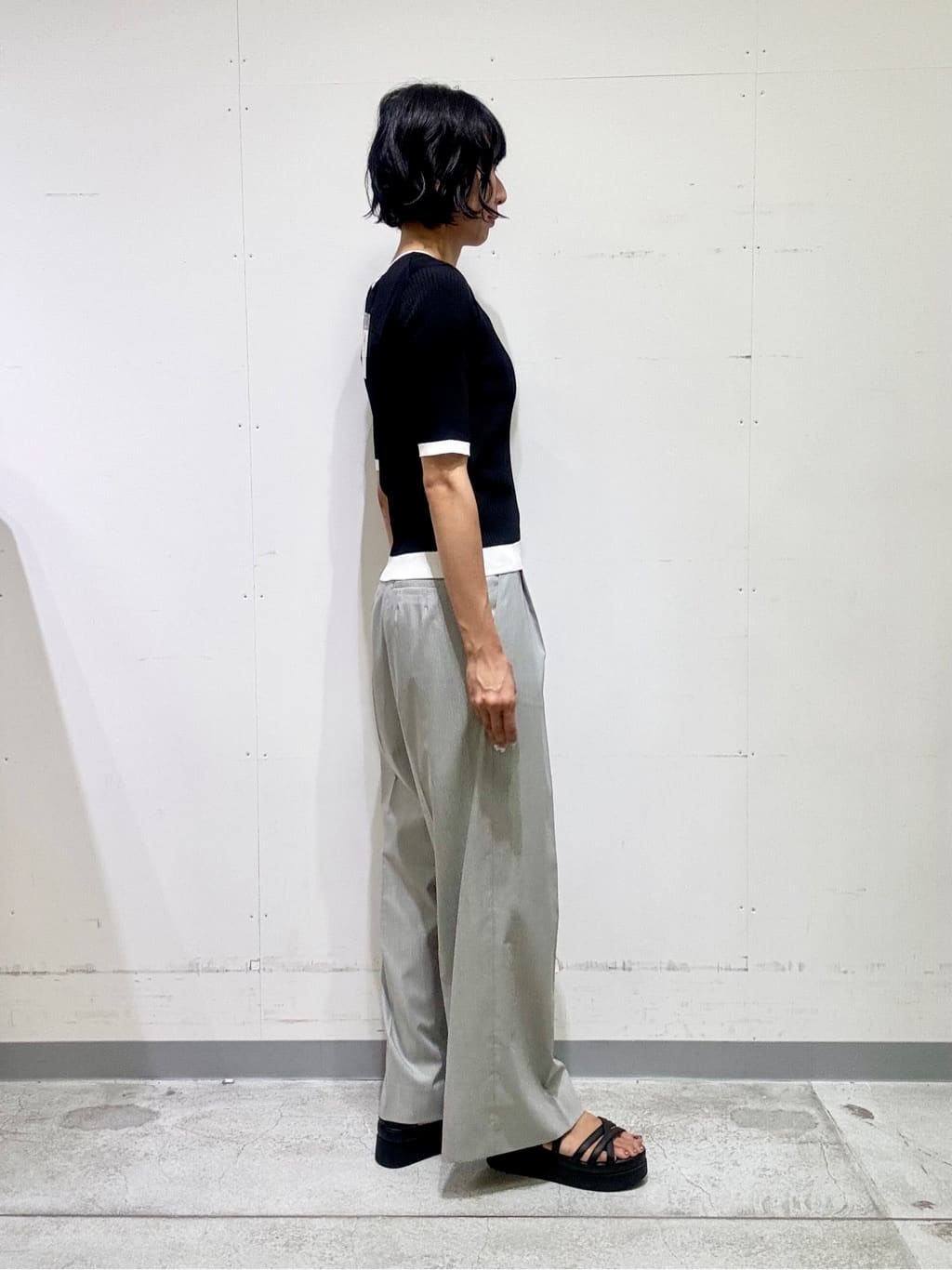 naoさんの「INDIVI｜【通年活躍！／アンサンブル可能】クルーネックカーディガン」を使ったコーディネート