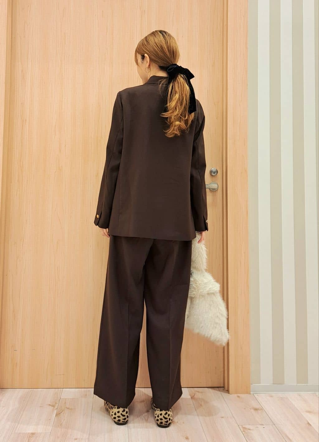 kanaさんの「SHOO･LA･RUE｜【洗濯機可/S-LL/セットアップ可】脚のラインをきれいに魅せる センタープレスワイドパンツ」を使ったコーディネート