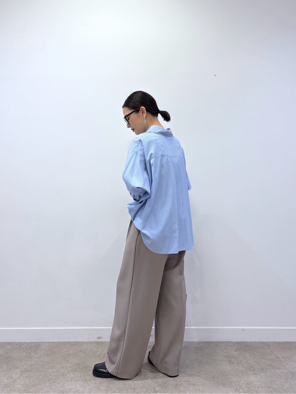 ayanoさんの「INDIVI｜Comfy SET UP｜イージーストレートワイドパンツ【セットアップ対応／通勤/カセット服】」を使ったコーディネート