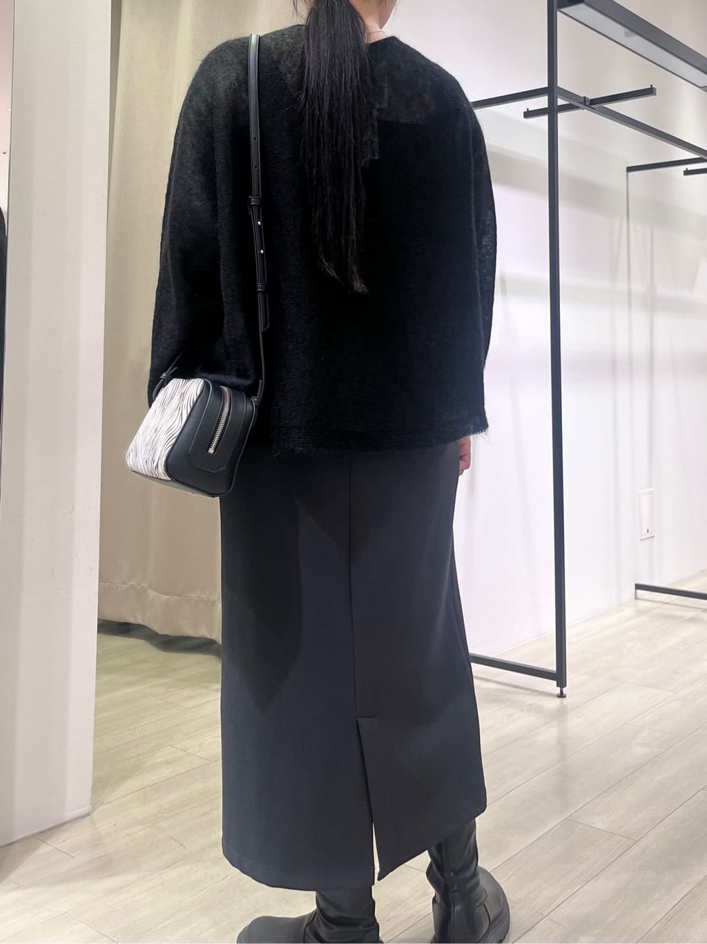hasuさんの「INDIVI｜【キッドモヘヤ素材】ラウンドヘムニット」を使ったコーディネート
