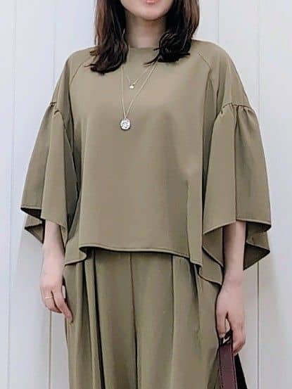 itoさんの「Dessin｜【セットアップ可・洗える】フレアスリーブブラウス」を使ったコーディネート