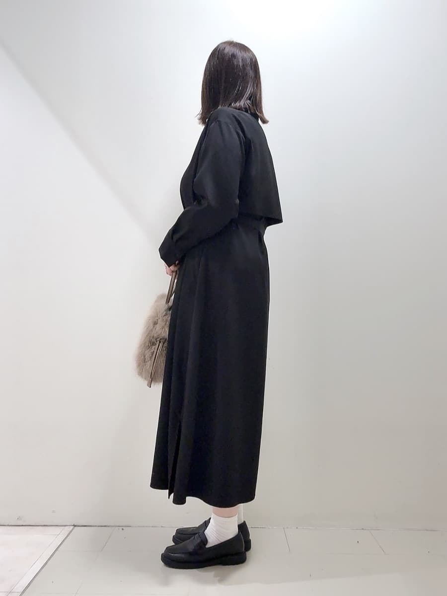 YUIさんの「UNTITLED｜【前開きボタン/ベルト付/羽織シャツ/】2WAYトレンチ風ワンピース」を使ったコーディネート