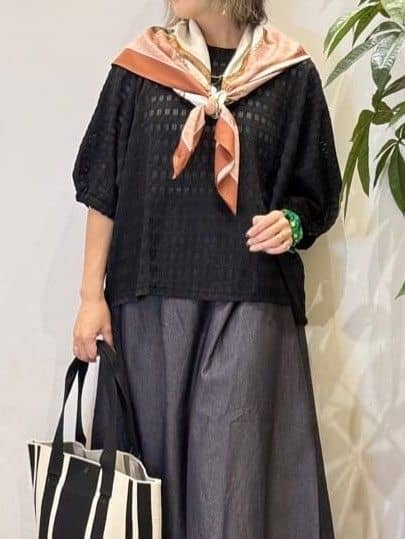 misakiさんの「SHOO･LA･RUE｜【S-LL】涼やかで好印象 シアーチェック ドルマントップス」を使ったコーディネート