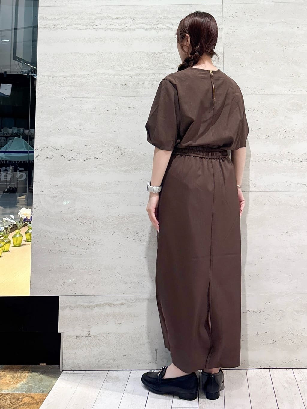 かほさんの「OPAQUE.CLIP｜【抗菌防臭加工／通勤対応】チェーンデザインローファー」を使ったコーディネート