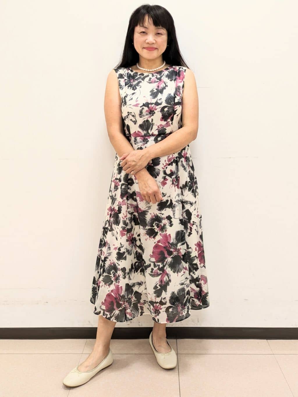 ともさんの「UNTITLED｜【シアー/エレガント/花柄/夏ワンピ】ペイントフラワーワンピース」を使ったコーディネート