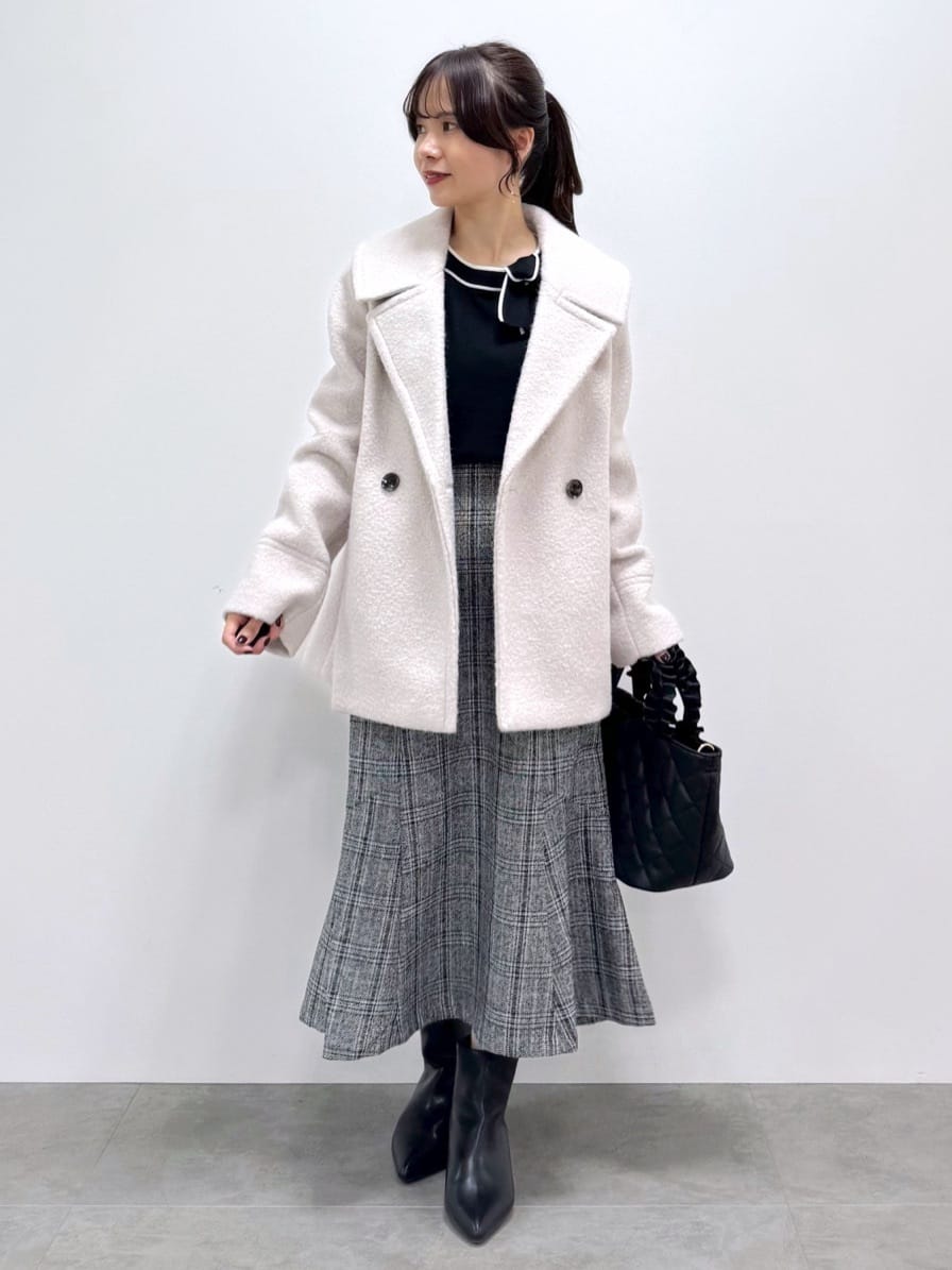 kozuさんの「index｜ブークレミドルコート【洗える】」を使ったコーディネート